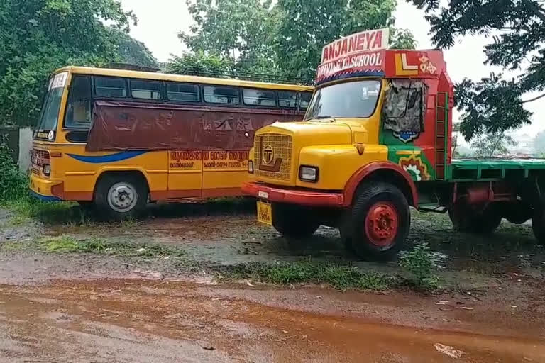 driving school  കാസർകോട്  ഡ്രൈവിങ്  സ്കൂൾ  ലോക്ക് ഡൗൺ  drivind test  car bus  learners