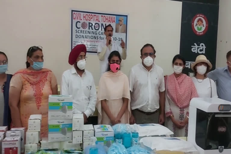 girl gifted corona equipment to the hospital by collecting donation in palwal