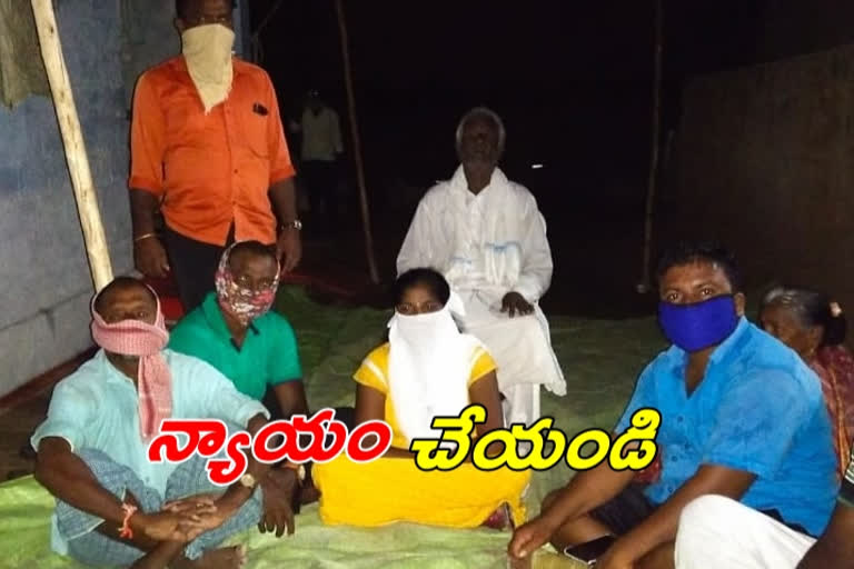 a-women-protest-in-front-of-boy-friend-house-at-kalvalapally-village-nalgonda-district