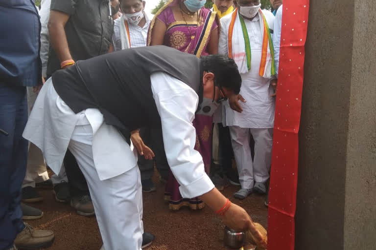 Minister Shiv Kumar Dahriya inaugurated land worship in aarang