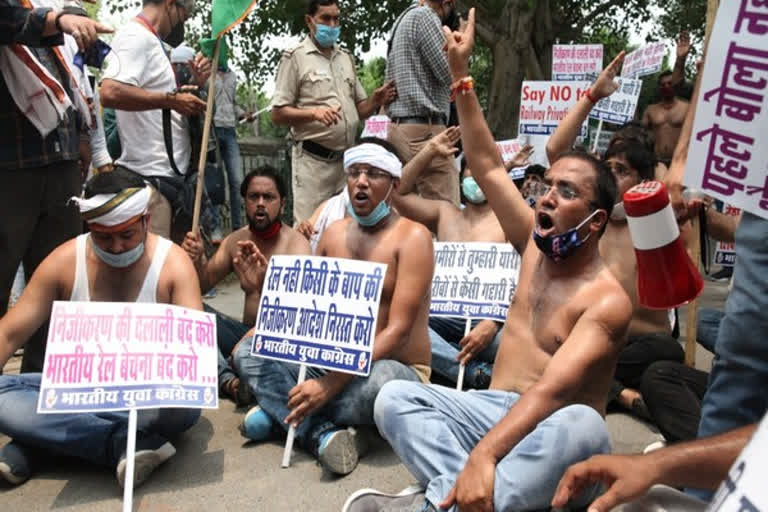 IYC held 'shirtless' protest against privatisation of Indian Railways