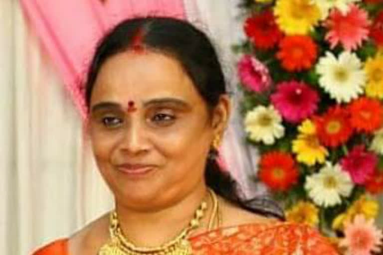 doctor kutikuppala surya rao wife gruha lakshmi passes away in visakhapatnam