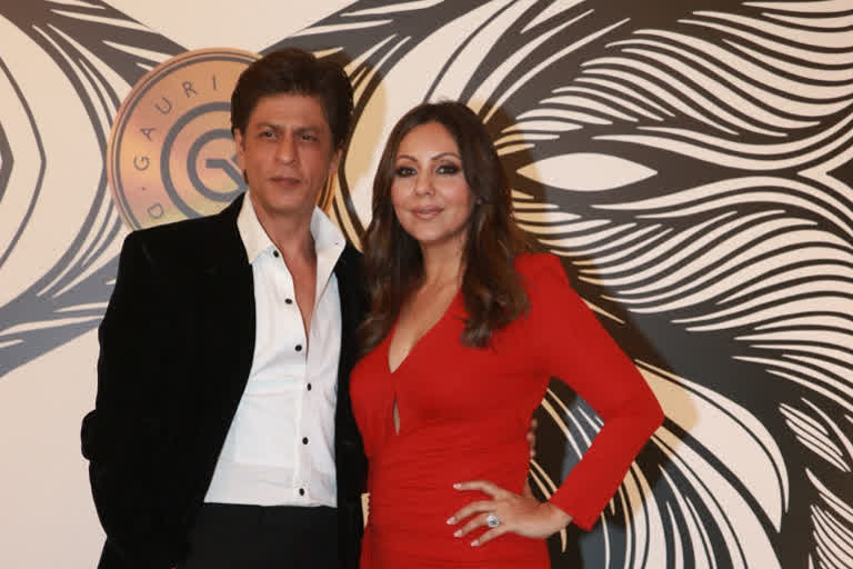 Shah Rukh Khan and Gauri Khan on social media