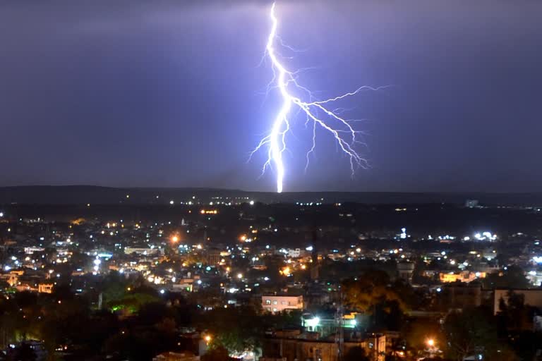 lightning strikes in bihar