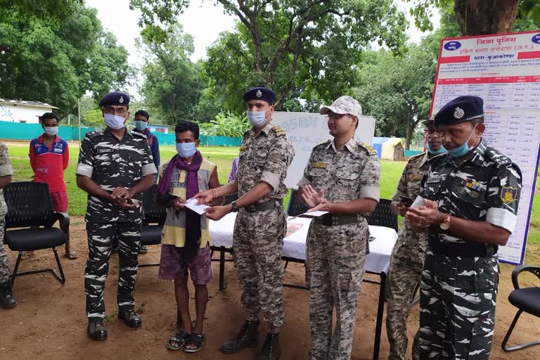 7-naxalites-surrendered-in-dantewada