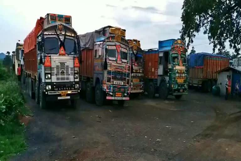 trucks seized with heavy stone chips in dumka