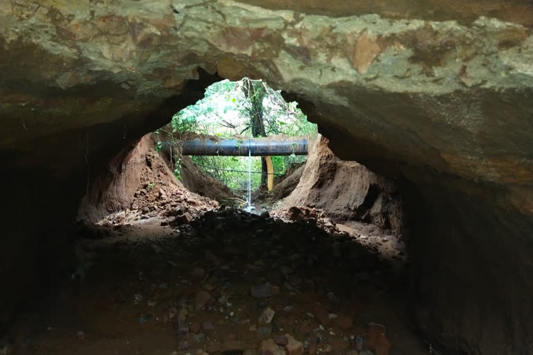 mission-bhagiratha-pipeline-leakage-at-sindron-palli-village-in-mancherial-district