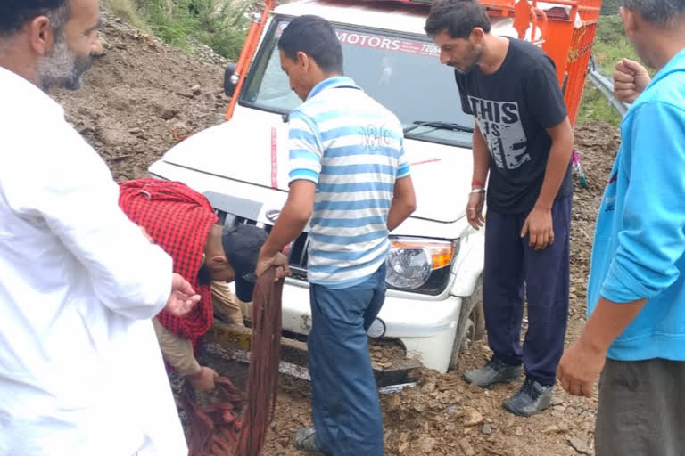 national highway 707 blocked