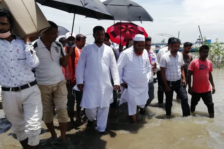 ৰাইজৰ দুৰ্দশাৰ সময়ত সাংসদ আব্দুল খালেক পলাতক : এ আই ইউ ডি এফ