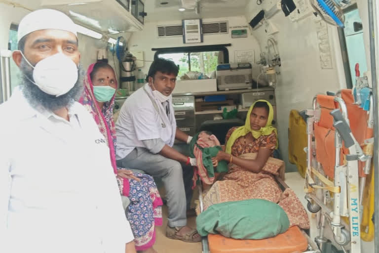 Seal Down Effect: mother gave  birth to child in ambulance