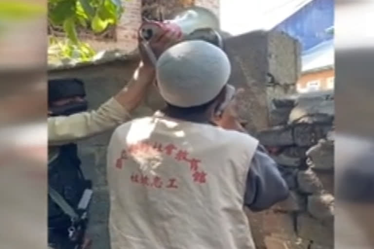 Watch: Father appeals his militant son to surrender