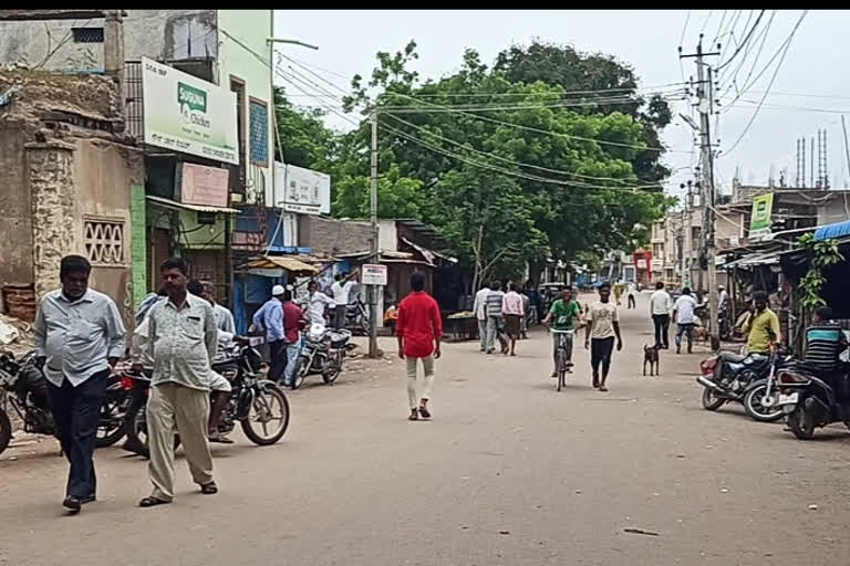 ಲಾಕ್​​ಡೌನ್​​​ ಜಾರಿ ಇದ್ದರೂ ಸಹಜ ವ್ಯಾಪಾರ-ವಹಿವಾಟು