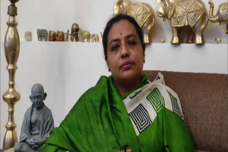 Yashomati Thakur writes to CM requesting WFH for female govt employees