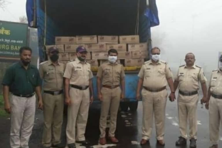 One arrested for transporting Illegal liquor in sindhudurag