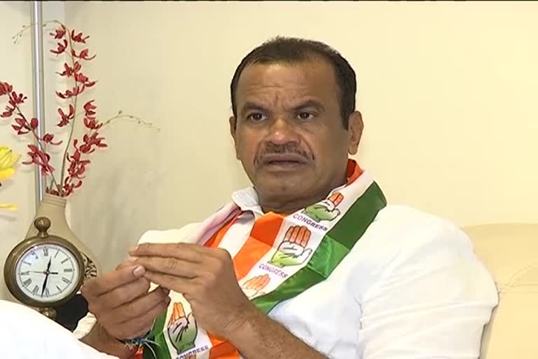 congress mp komatireddy venkatreddy demand for Include Corona Treatment in arogya Sri