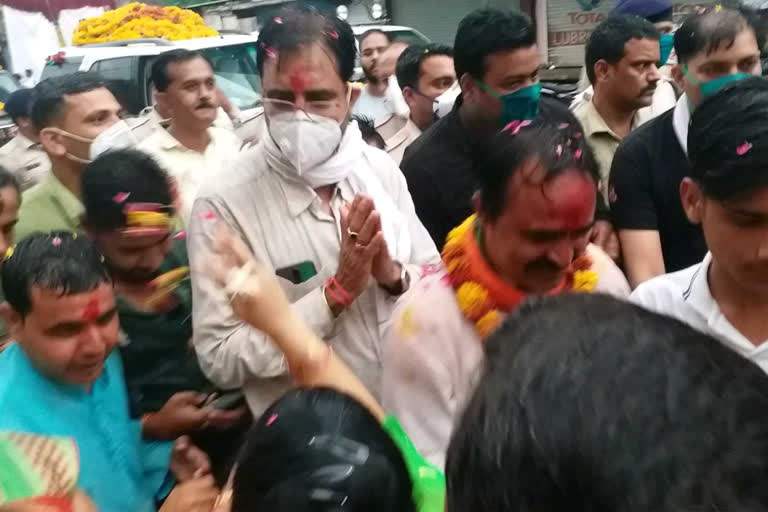 Brijendra Singh Yadav arrived in the ashoknagar after becoming a minister