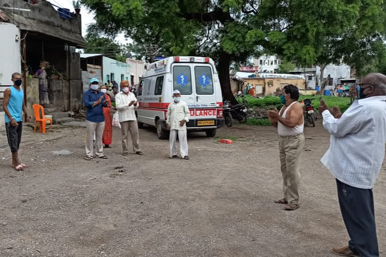 people  Welcomes cororna free patient at yeola