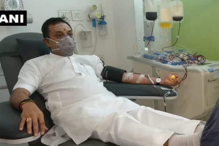 sambit patra donates blood plasma at medanta hospital gurugram