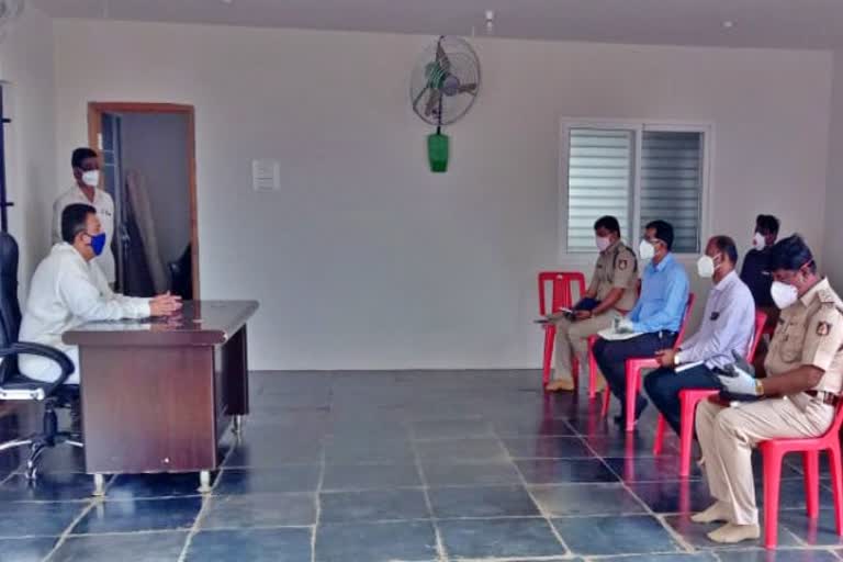 ccpatil-meeting-with-navalagund-taluk-officers