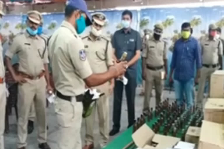 Ramagundam Police Caught Theft Gang in Karimnagaar