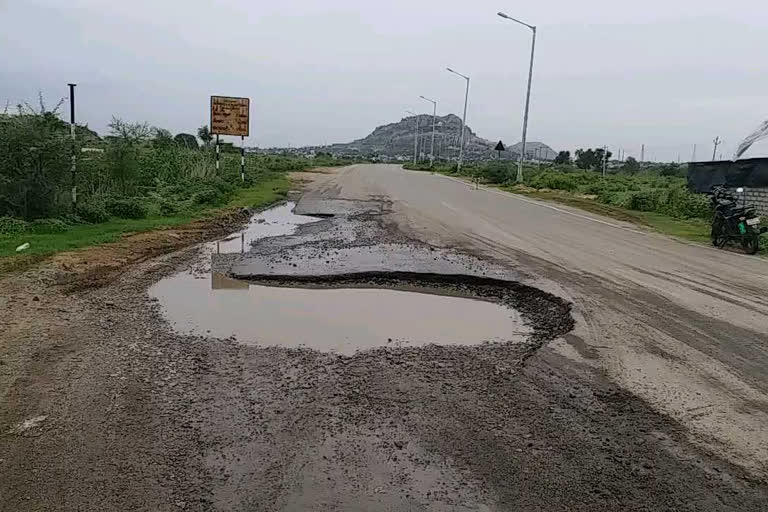 Yadgir's road condition deteriorated