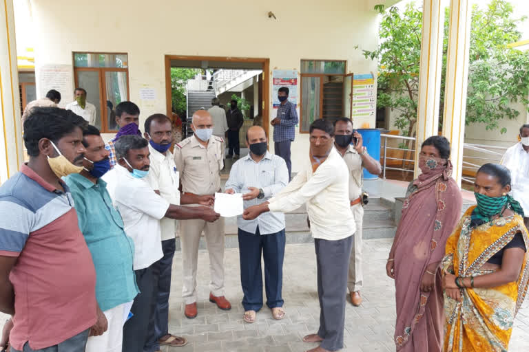 CPM Protest at Gudibande of Chikkaballapur