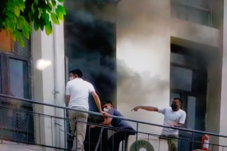 Fire breaks out at Shastri Bhawan in Delhi