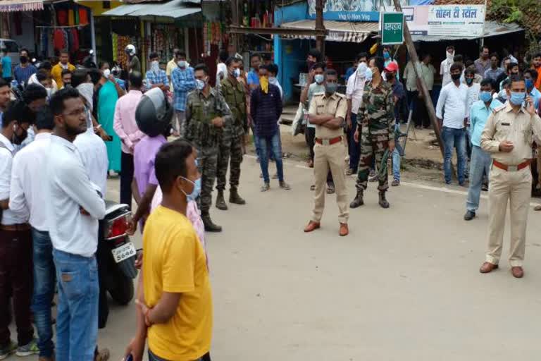 Vehicle check operation in Gumla, Vehicle investigation drive led by SP gumla, Vehicle checking campaign in gumla, गुमला में वाहन जांच अभियान, गुमला में एसपी की अगुवाई में वाहन जांच अभियान, गुमला एसपी हृदीप पी जनार्दनन की खबरें