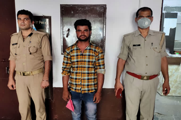 Accused arrested in robbery and theft case in Noida