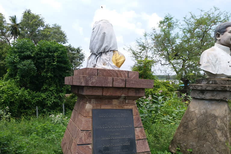 sir arthor cotton statue in p gannavaram east godavari district