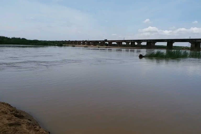 east godavari dst godavari water flow increases