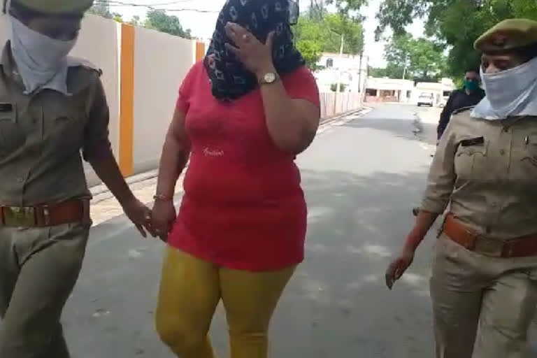 roshani arrested in case of sex racket operating in agra