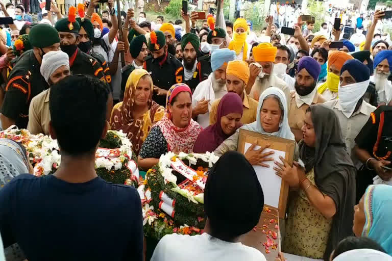 ਪੁਲਵਾਮਾ 'ਚ ਸ਼ਹੀਦ ਹੋਏ ਰਾਜਵਿੰਦਰ ਸਿੰਘ ਦਾ ਜੱਦੀ ਪਿੰਡ ਦੋਦੜਾ 'ਚ ਸਰਕਾਰੀ ਸਨਮਾਨਾਂ ਨਾਲ ਅੰਤਿਮ ਸੰਸਕਾਰ