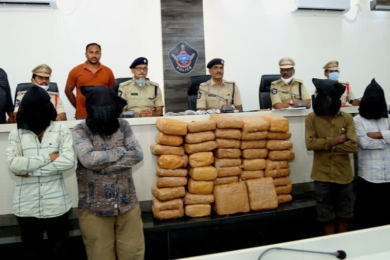 ganja gang arrestd in guntur dst transport from   guntur to  Vijayawada