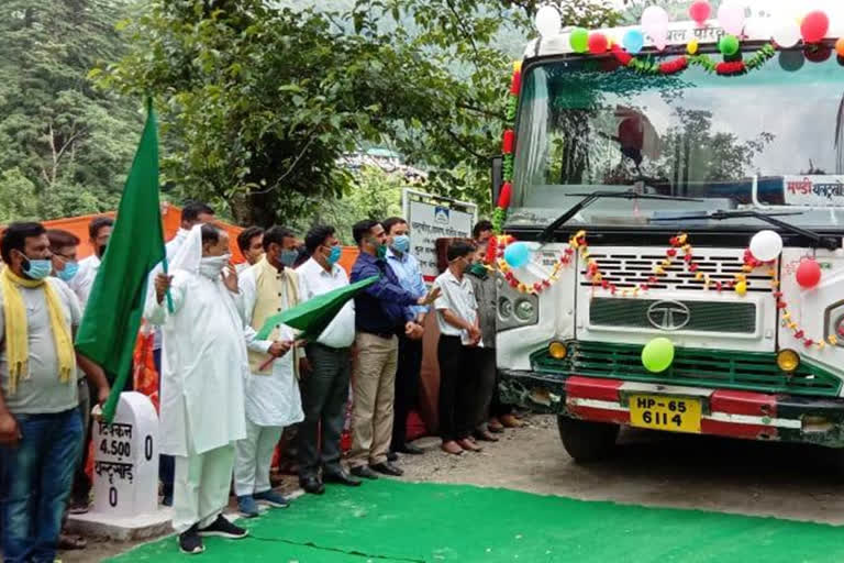 minister Mahendra Singh Thakur launched bus service