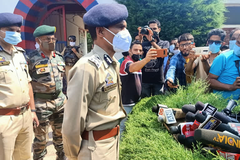 Wasim Bari's killing: Two LeT militants carried out the attack, says IGP Kashmir Vijay Kumar