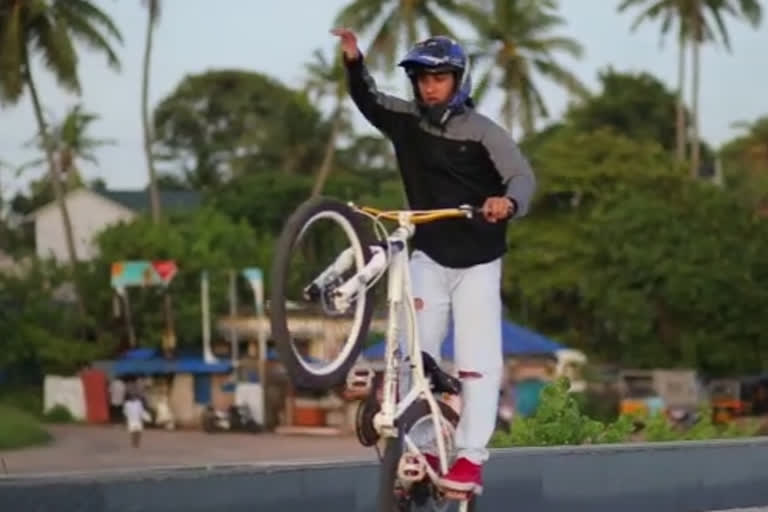 Kerala bicycle stunt