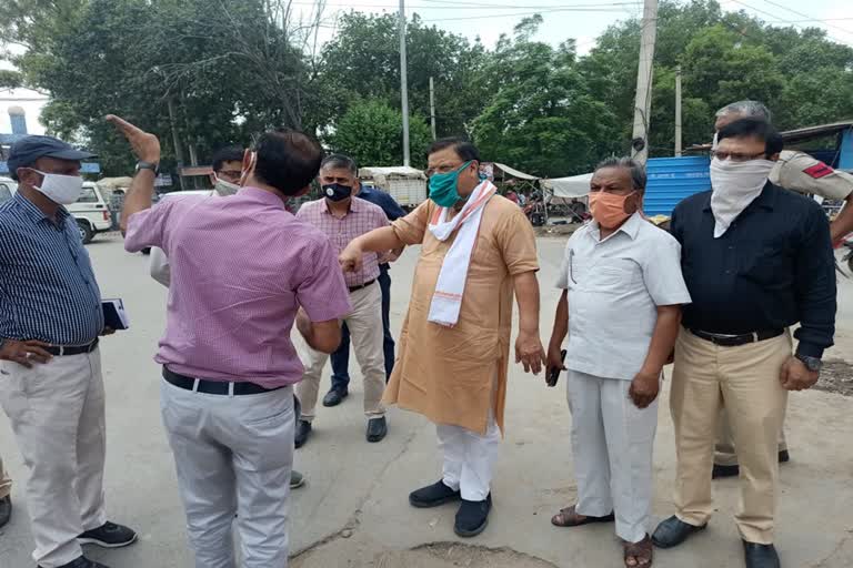 mla Kamal Gupta visits Hisar to check drainage system