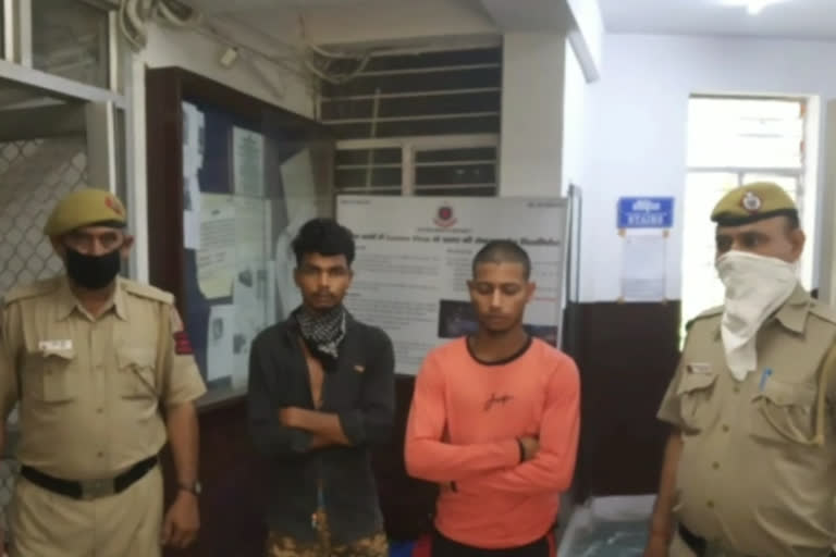 Delhi Police arrested 2 crooks in Samaypur Badli