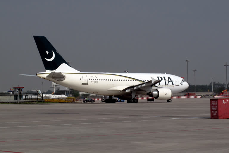 US bans Pakistan International Airlines flights from flying over pilot certifications