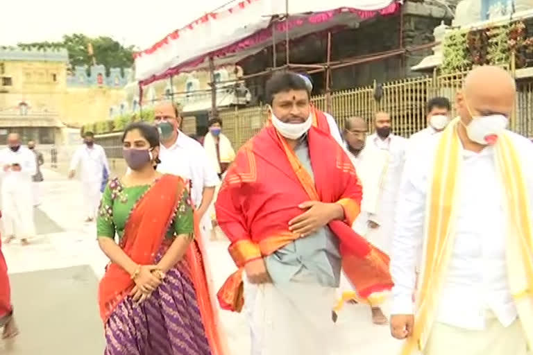 endowment minister vellampalli srinivas visits tirupati for lord balaji darshan