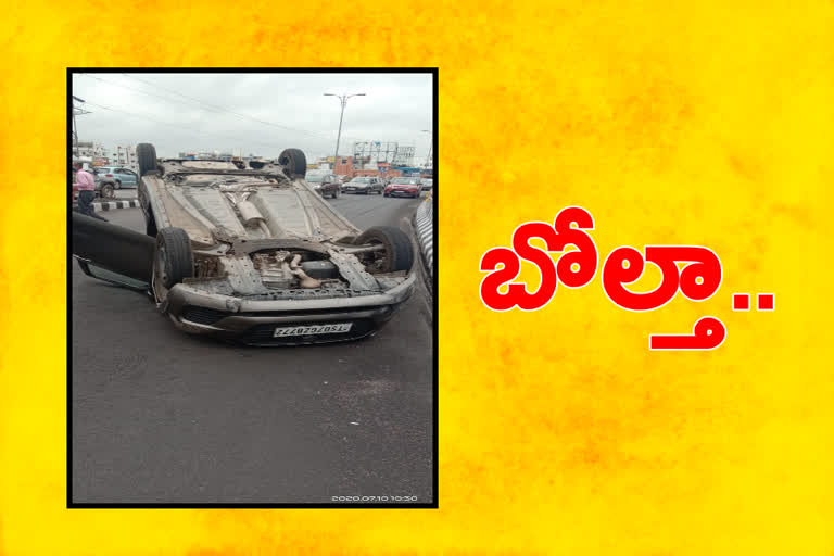 Car roll over on Pv Express Highway .. One person injured