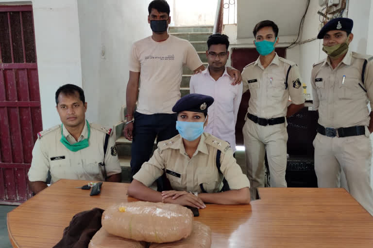 Ratanpur police arrested accused with 3 kg hemp in  bilaspur