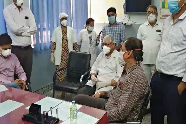 Doctors are not getting masks in Dausa,  Dausa News