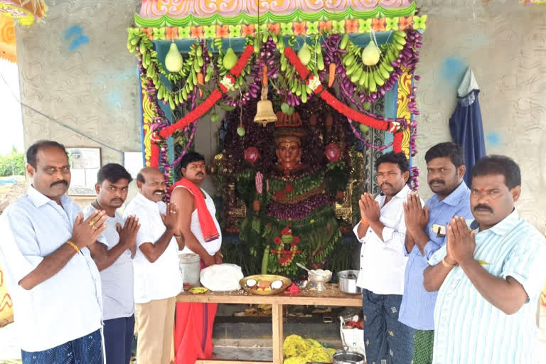 Goddess sri Dhanalaxmi appears to shakambari in alamooru East godavari district