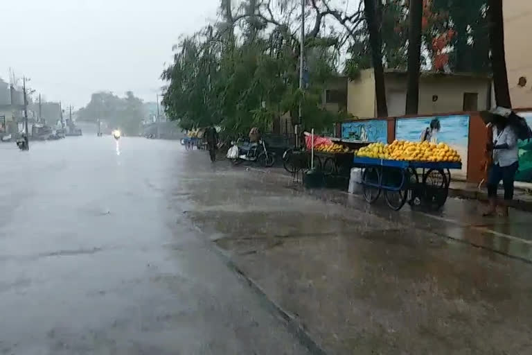 Merchants problems with rains in East Godavari district