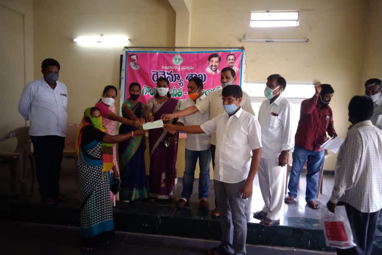 kalyanalaxmi, shadi mubarak cheques distribution in yadadri bhuvangiri district