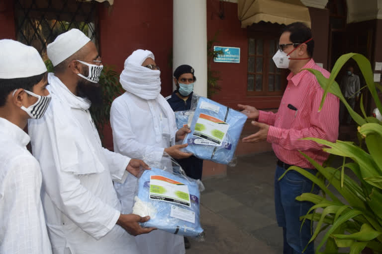 jamiatul hind and shaikhul hind trust donate 1000 PPE Kits