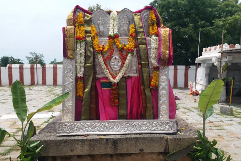 ನವವೃಂದಾವನದಲ್ಲಿ ಜಯತೀರ್ಥರ ಆರಾಧನೆ