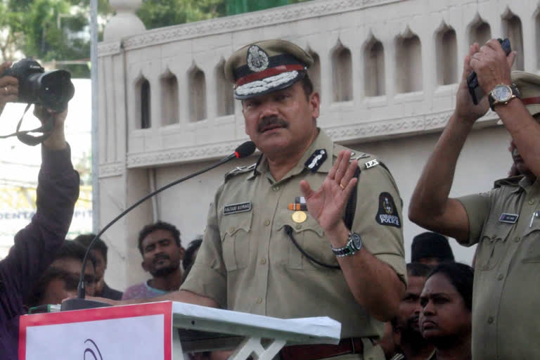 Corona conquerors of Hyderabad police felicitated